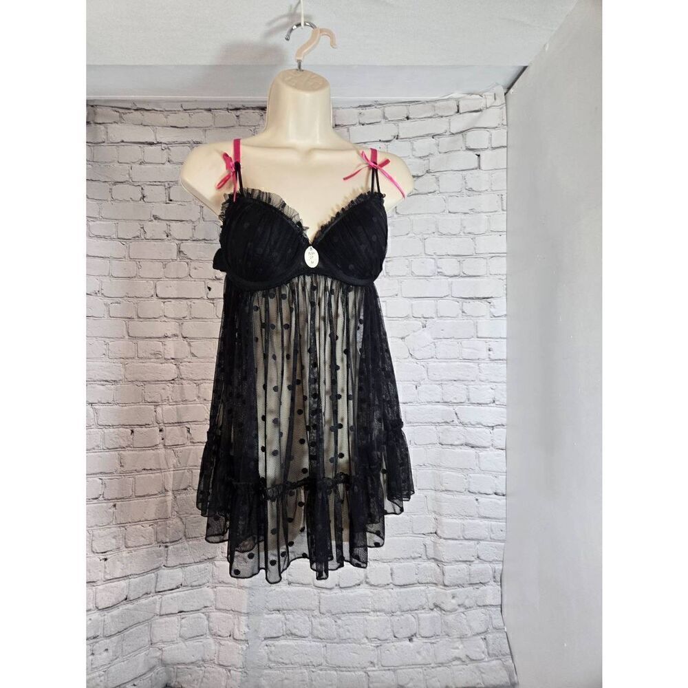 Forever 21 Womens Size Medium Black/Fuschia Lace Teddy Lingerie